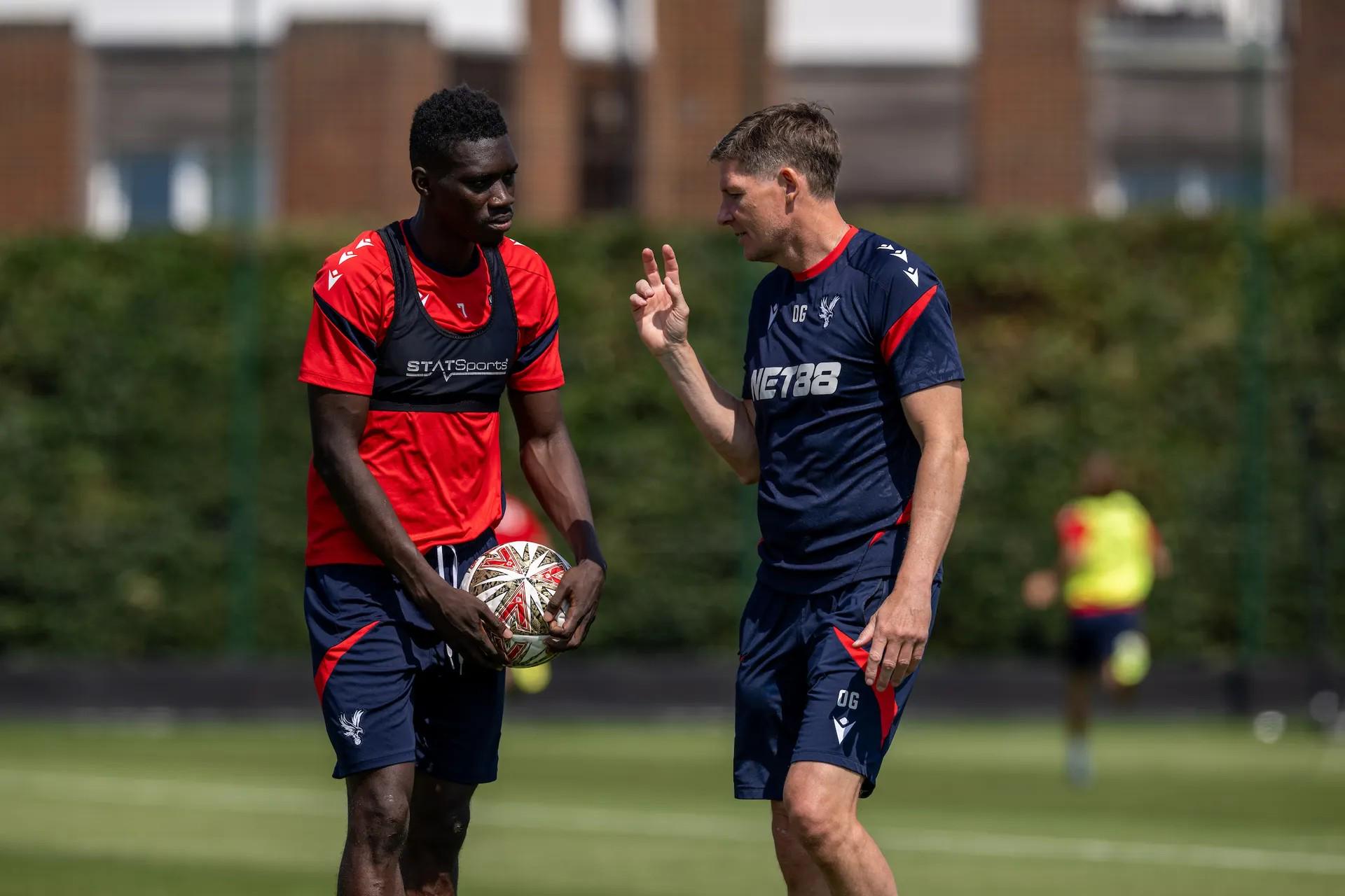 万球迷支持, 并付出最大 万球迷支持, 并付出最大