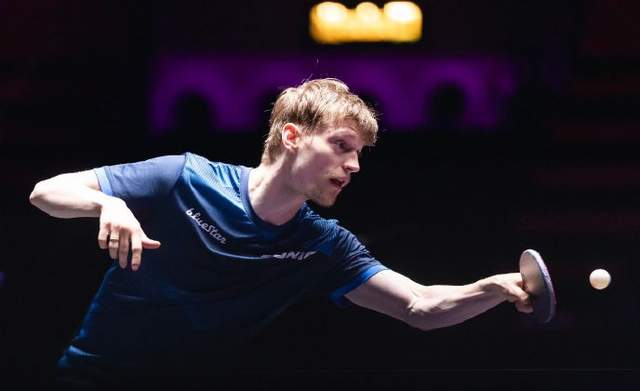 继续拉开分, 领先 继续拉开分, 领先