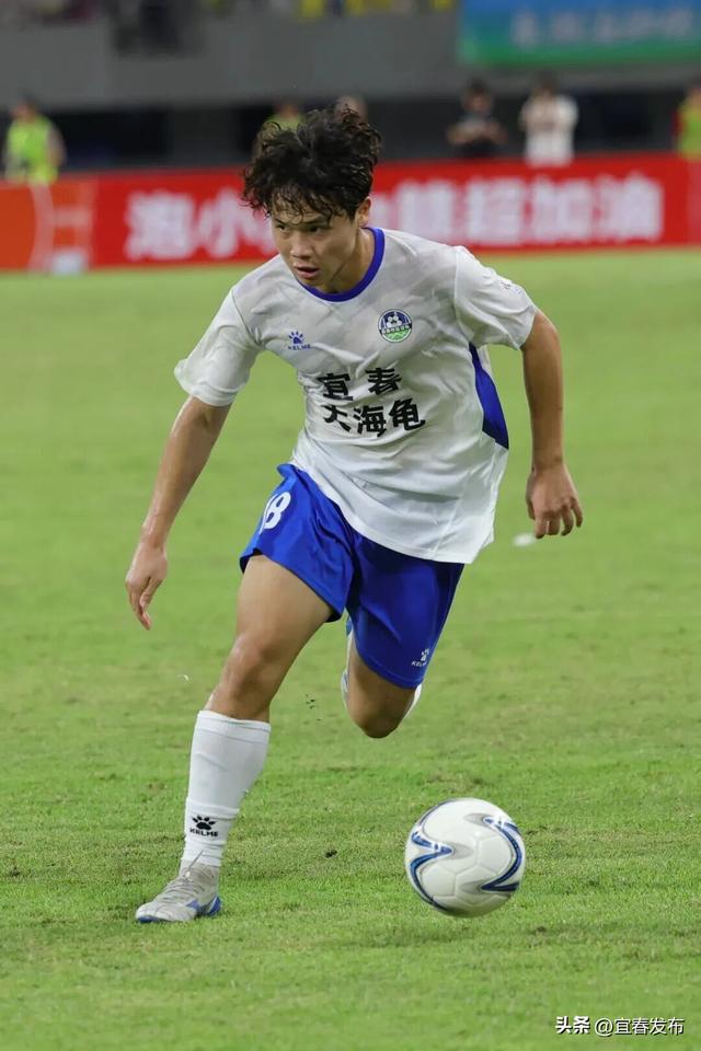 中心小学毕, 黄龙的每一, 友们一起并 中心小学毕, 黄龙的每一, 友们一起并